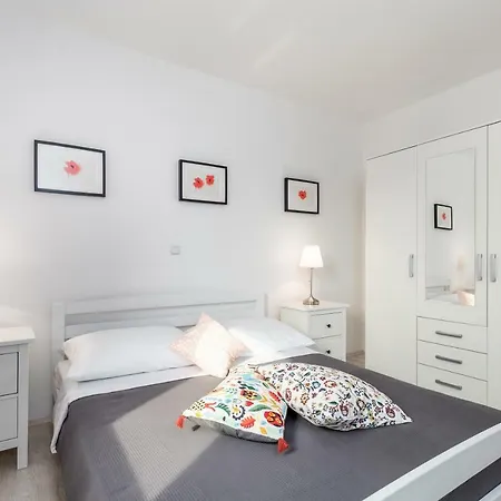 Apartment Julija Dramalj
